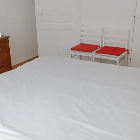 L'isard Apartment *