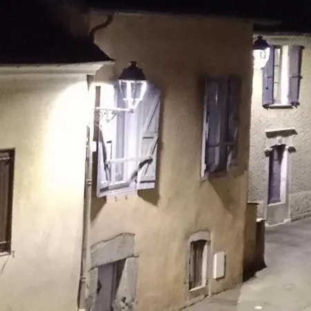 L'isard Apartment *