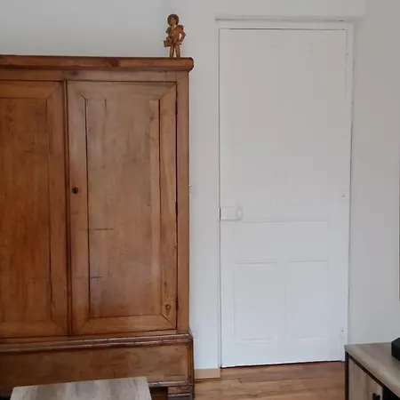 L'isard Apartment
